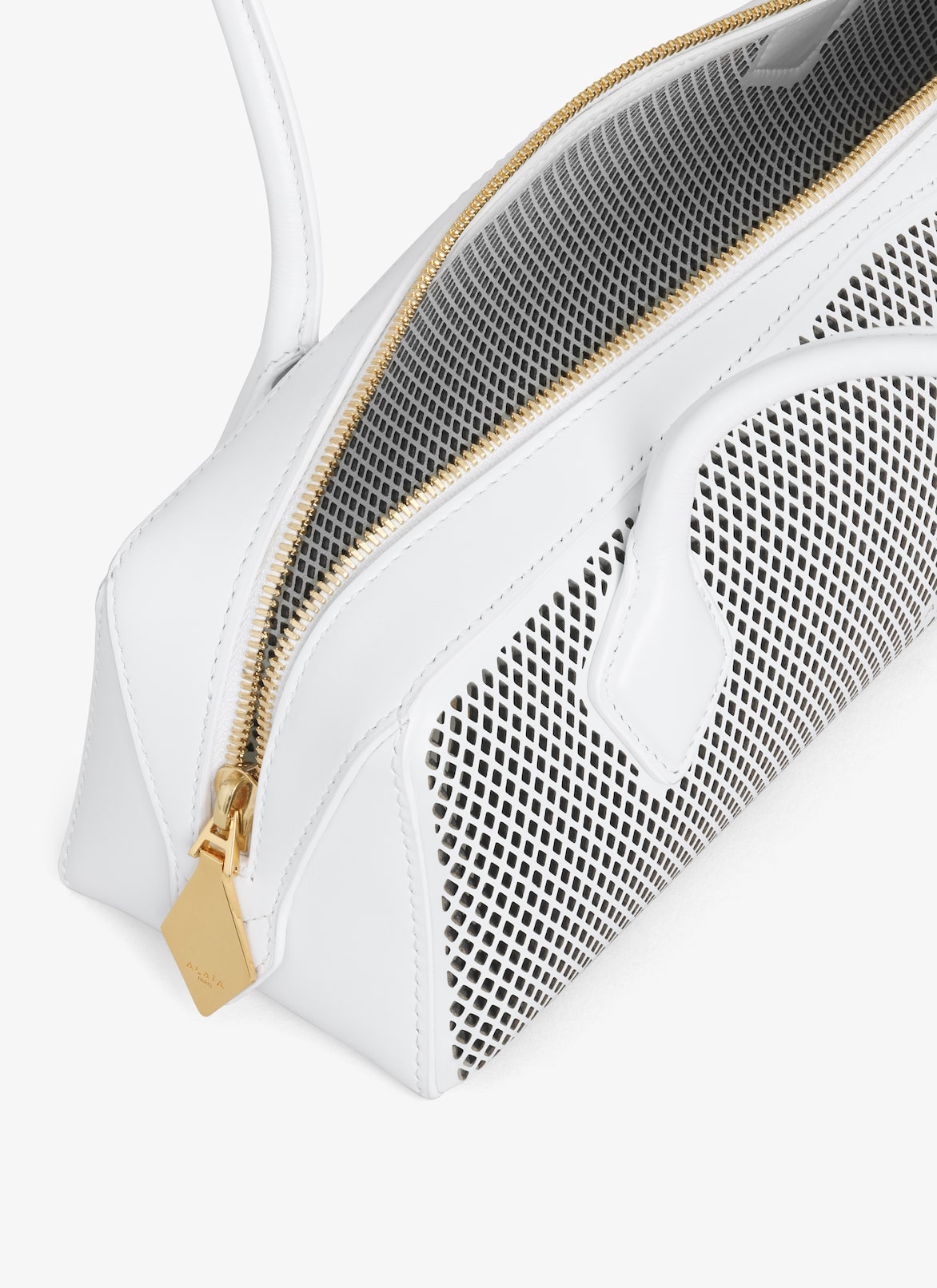 LE TECKEL MEDIUM BAG IN PERFORATED LEATHER ALAÏA OPTIC WHITE LE TECKEL MEDIUM BAG IN PERFORATED LEATHER